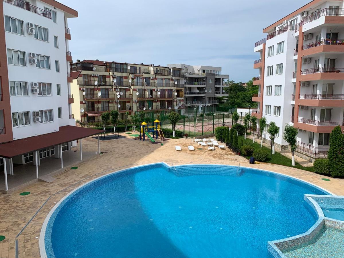 Riviera Fort Beach Apartments By Kalina Resort, Ravda Exteriör bild