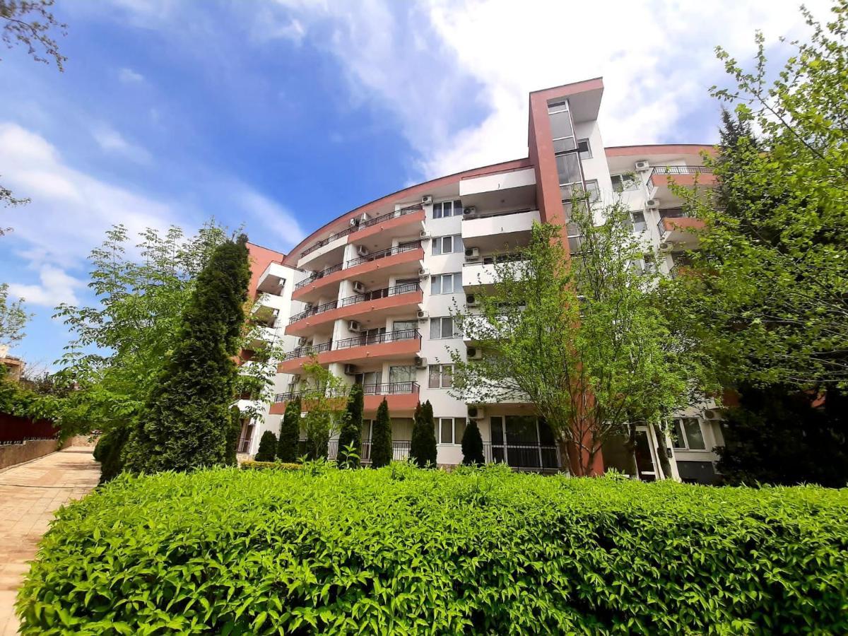 Riviera Fort Beach Apartments By Kalina Resort, Ravda Exteriör bild
