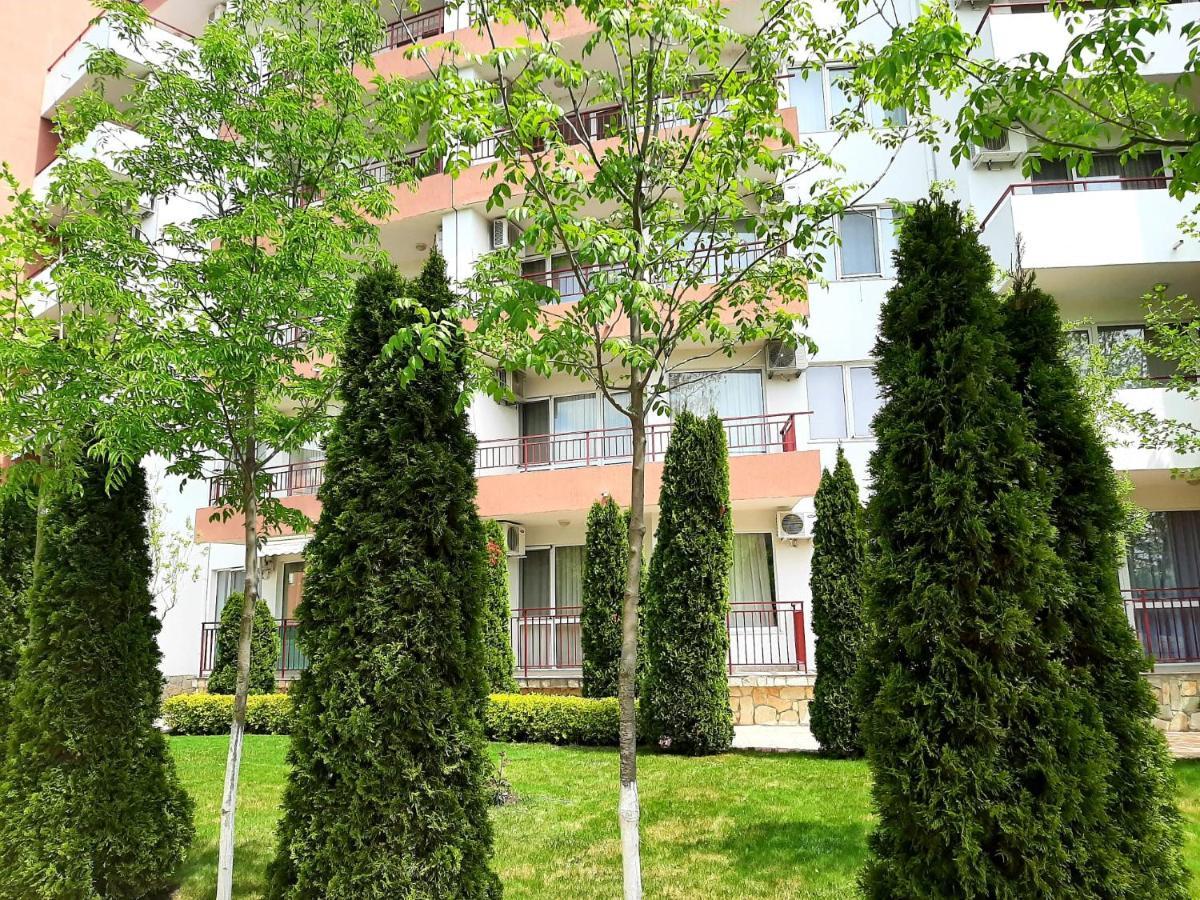 Riviera Fort Beach Apartments By Kalina Resort, Ravda Exteriör bild