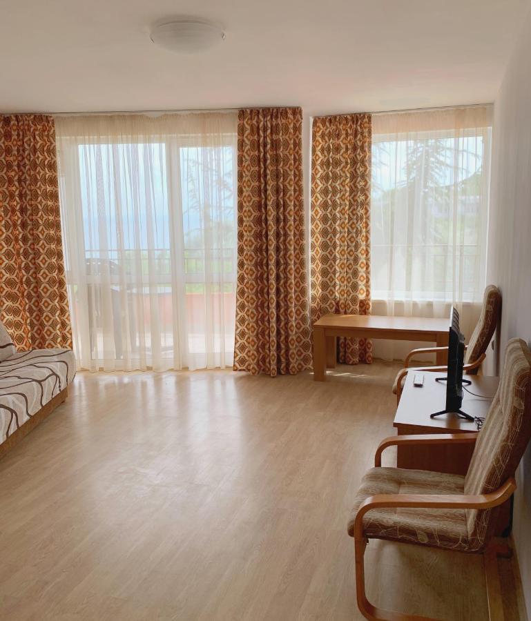Riviera Fort Beach Apartments By Kalina Resort, Ravda Exteriör bild