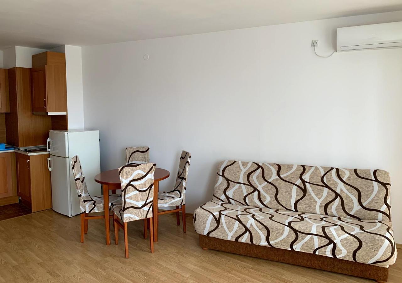 Riviera Fort Beach Apartments By Kalina Resort, Ravda Exteriör bild