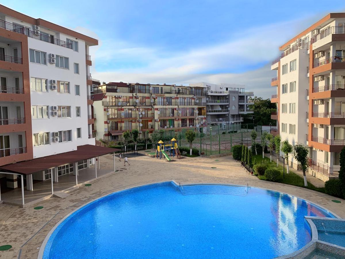 Riviera Fort Beach Apartments By Kalina Resort, Ravda Exteriör bild