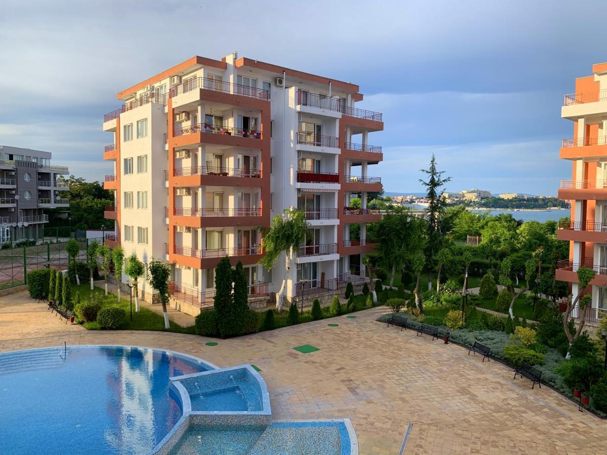 Riviera Fort Beach Apartments By Kalina Resort, Ravda Exteriör bild