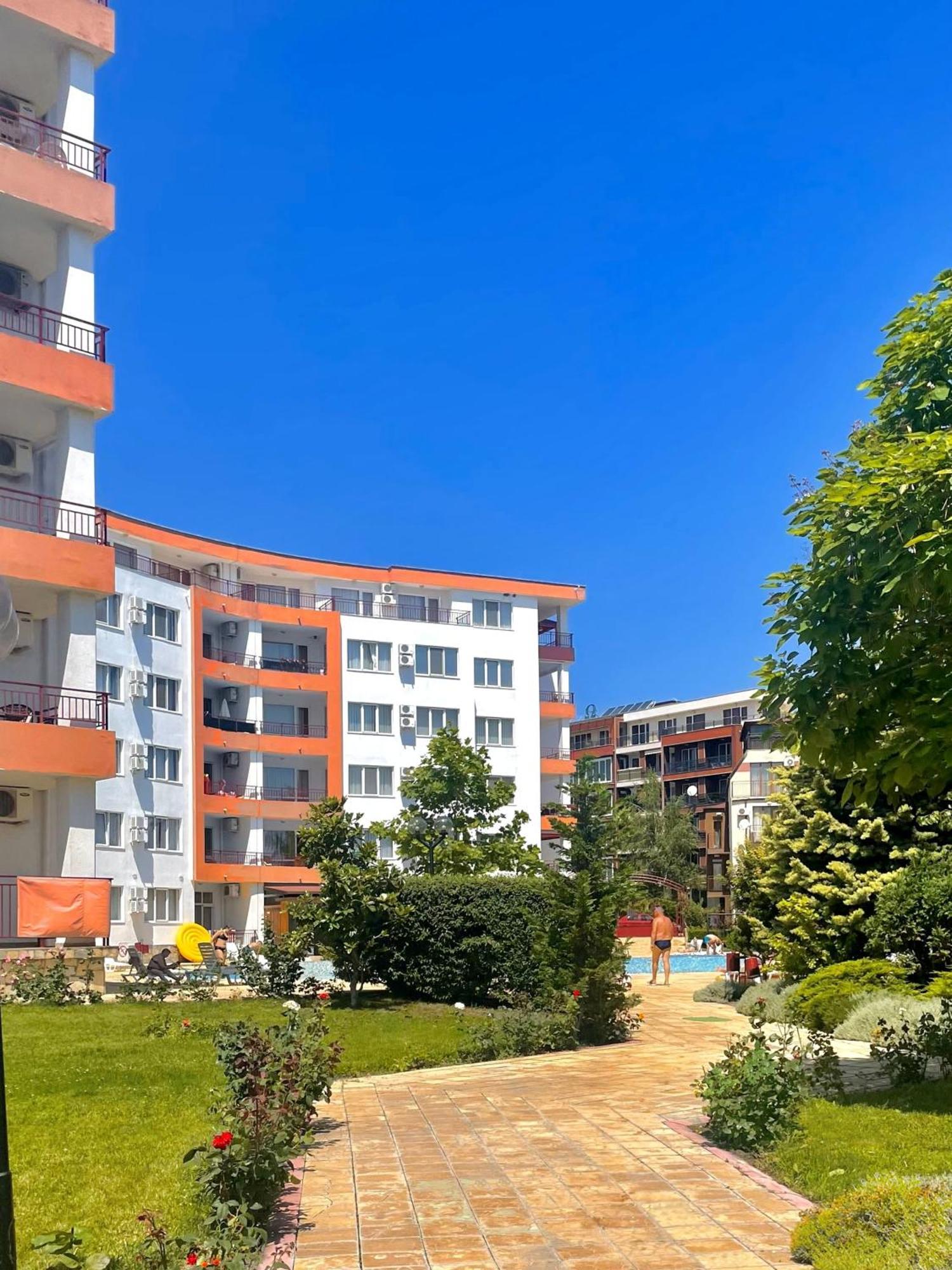 Riviera Fort Beach Apartments By Kalina Resort, Ravda Exteriör bild