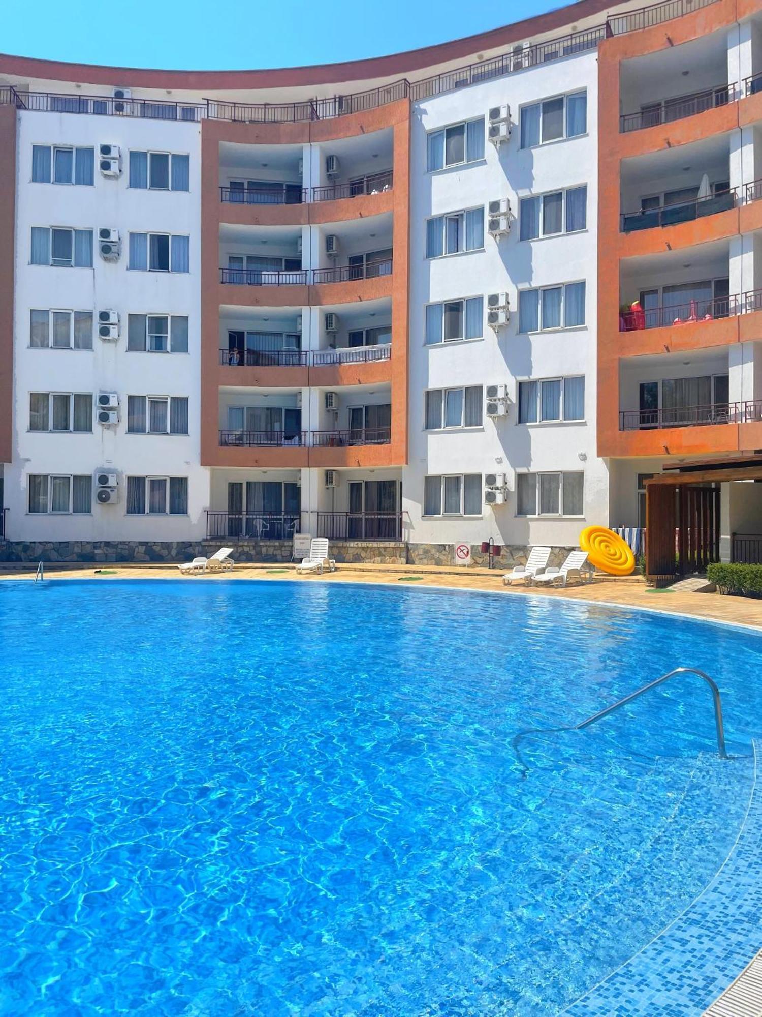 Riviera Fort Beach Apartments By Kalina Resort, Ravda Exteriör bild