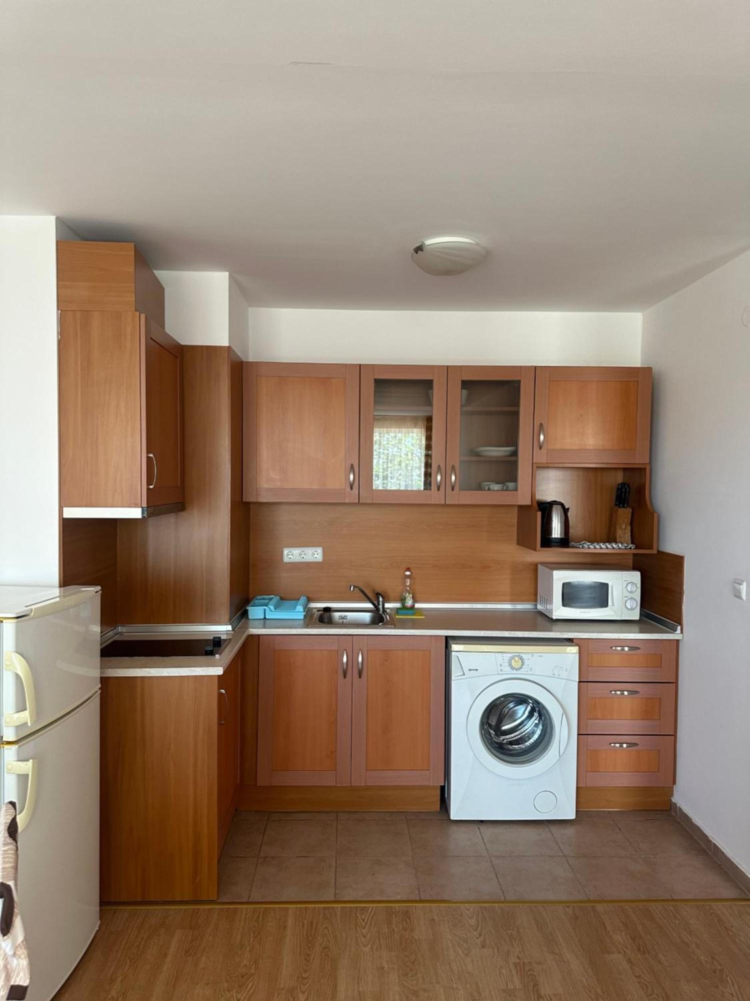 Riviera Fort Beach Apartments By Kalina Resort, Ravda Exteriör bild