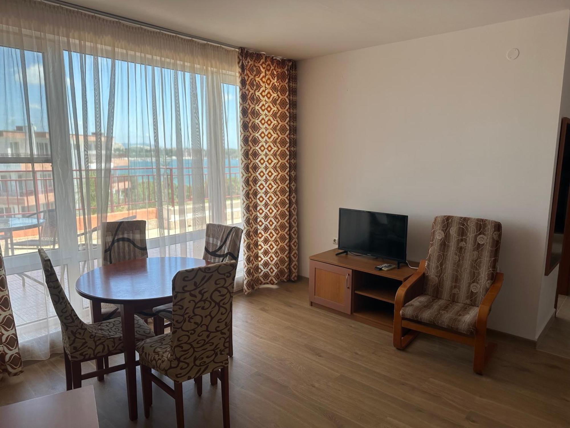Riviera Fort Beach Apartments By Kalina Resort, Ravda Exteriör bild