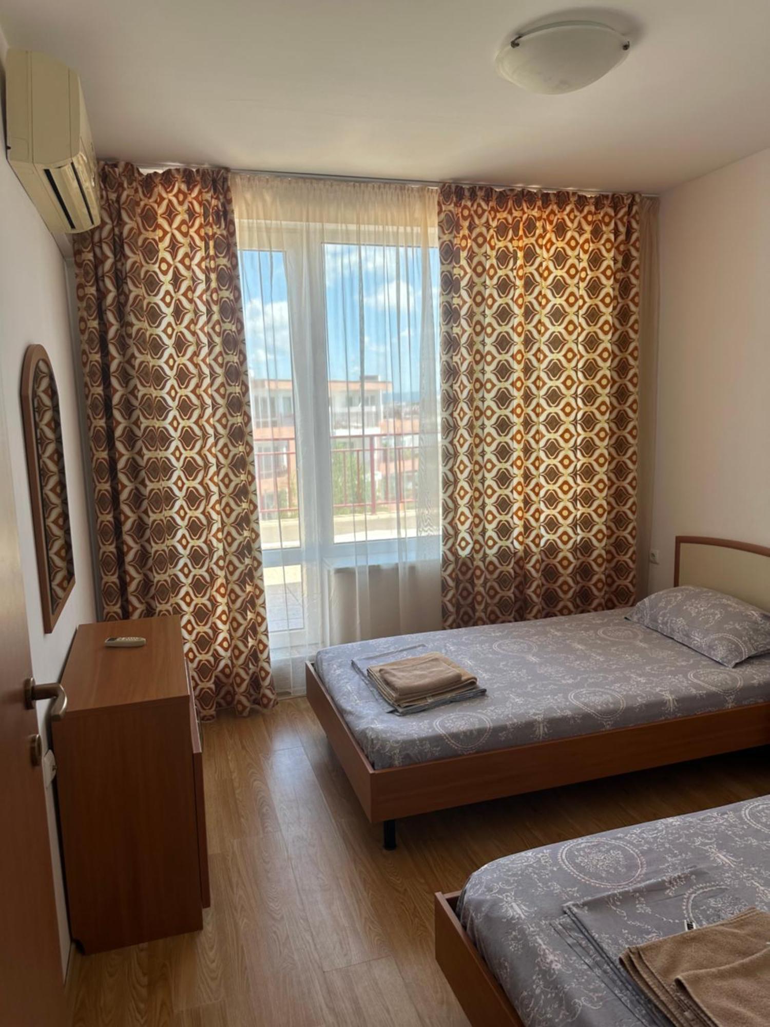 Riviera Fort Beach Apartments By Kalina Resort, Ravda Exteriör bild