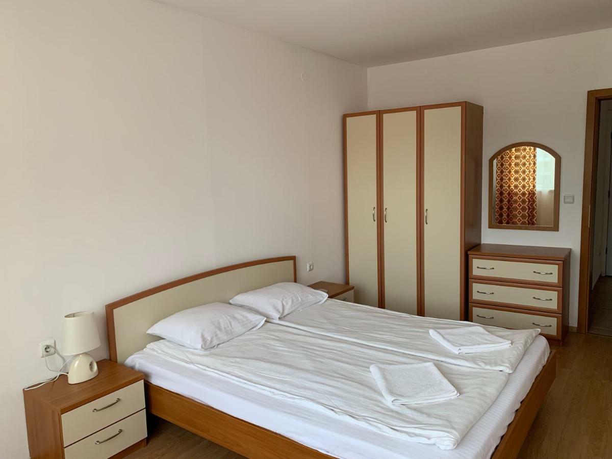 Riviera Fort Beach Apartments By Kalina Resort, Ravda Exteriör bild